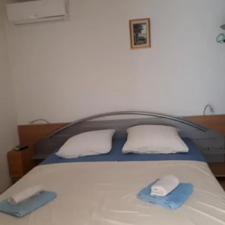 Kuca Anni * Бродарица